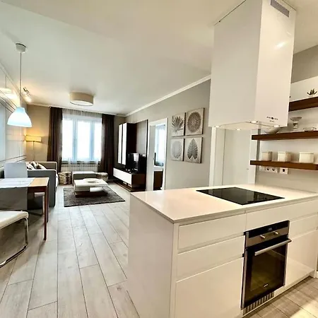 Mila Center Deluxe Sofía
